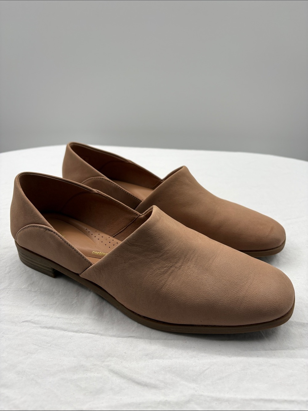 NEW! Clarks Slip-On Loafers in Tan Leather. 9.5M.
